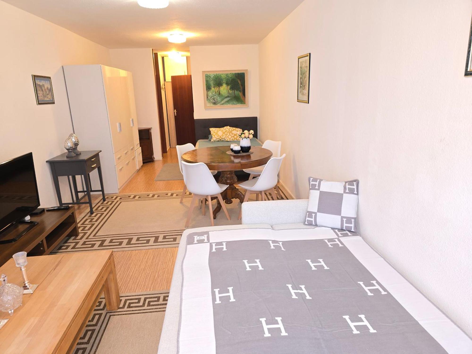 Studio Apartment *